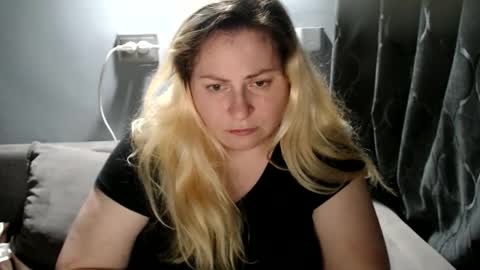 Snapshot of candycream74 chatting on September 15, 7:10 pm Laura online show from September 15, 7:10 pm