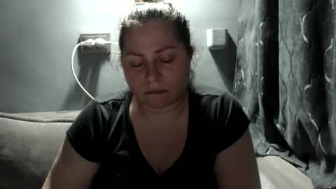 Laura online show from November 18, 8:32 pm