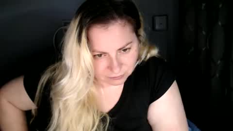 Snapshot of candycream74 chatting on September 29, 9:09 pm Laura online show from September 29, 9:09 pm