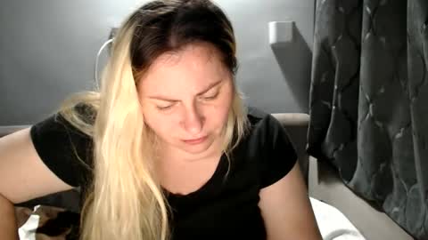 Snapshot of candycream74 chatting on September 14, 7:01 pm Laura online show from September 14, 7:01 pm