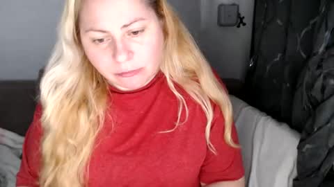 Snapshot of candycream74 chatting on February 12, 7:44 am Laura online show from February 12, 7:44 am