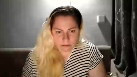 Snapshot of candycream74 chatting on September 19, 7:24 pm Laura online show from September 19, 7:24 pm