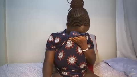 Snapshot of candycurly_ chatting on February 12, 11:07 am candycurly_ online show from February 12, 11:07 am