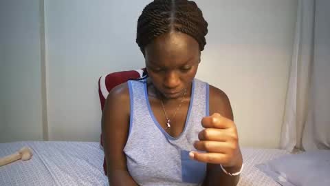 Snapshot of candycurly_ chatting on February 16, 12:43 am candycurly_ online show from February 16, 12:43 am