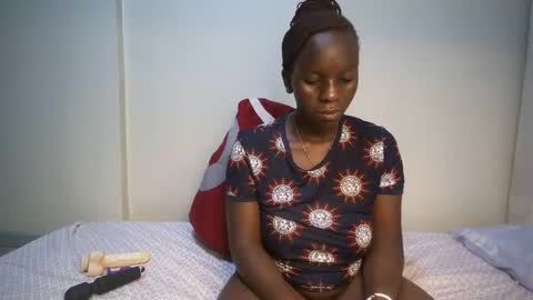 Snapshot of candycurly_ chatting on February 11, 12:17 am candycurly_ online show from February 11, 12:17 am