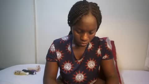 Snapshot of candycurly_ chatting on March 3, 7:46 pm candycurly_ online show from March 3, 7:46 pm