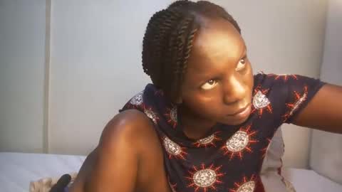 Snapshot of candycurly_ chatting on March 10, 12:40 am candycurly_ online show from March 10, 12:40 am