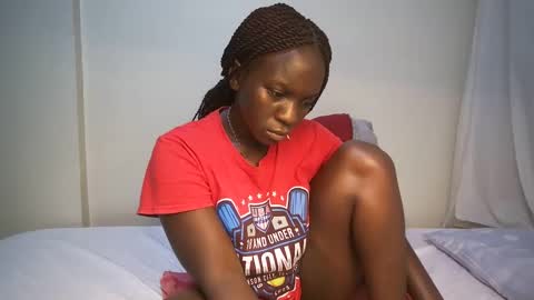 Snapshot of candycurly_ chatting on February 14, 1:56 am candycurly_ online show from February 14, 1:56 am