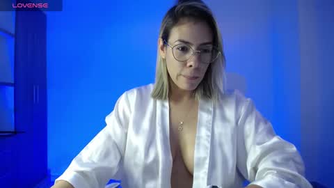Snapshot of candydowson1 chatting on February 26, 9:50 pm Candy Dowson online show from February 26, 9:50 pm