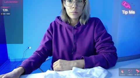 Snapshot of candydowson1 chatting on February 14, 10:28 am Candy Dowson online show from February 14, 10:28 am