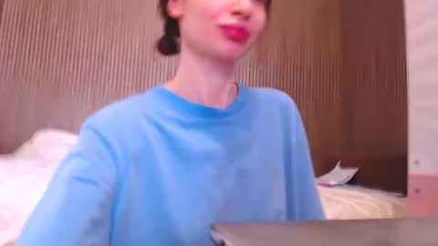 Snapshot of candyjesx chatting on October 18, 9:23 am CANDYJESx online show from October 18, 9:23 am