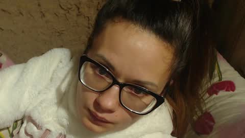 Snapshot of candylady13 chatting on December 17, 10:32 pm say meow and send tips online show from December 17, 10:32 pm