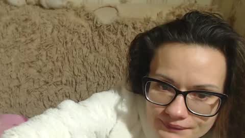 Snapshot of candylady13 chatting on December 27, 1:32 am say meow and send tips online show from December 27, 1:32 am