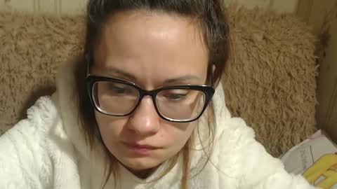 Snapshot of candylady13 chatting on January 17, 11:49 am say meow and send tips online show from January 17, 11:49 am