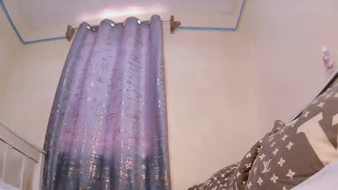 Snapshot of candymia3 chatting on March 6, 9:47 am Candice online show from March 6, 9:47 am