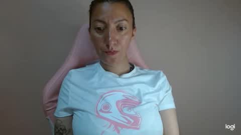 candymilfff online show from March 28, 9:24 pm