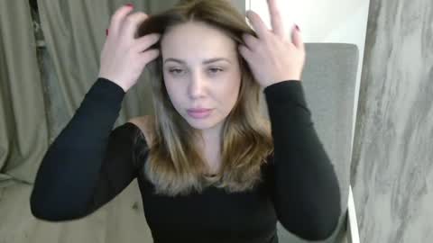 candymini online show from November 22, 4:20 pm