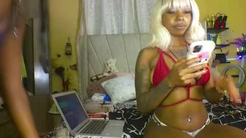 Snapshot of candyspicee chatting on September 15, 4:04 pm candyspicee online show from September 15, 4:04 pm