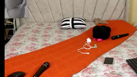 Snapshot of candyspicee chatting on March 2, 6:57 pm candyspicee online show from March 2, 6:57 pm