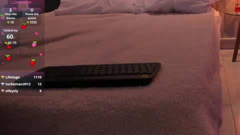 Snapshot of candyy_love1 chatting on January 21, 10:41 pm candyy_love1 online show from January 21, 10:41 pm