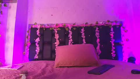 Aura  online show from October 8, 12:20 pm