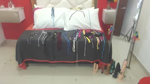 Canela online show from October 15, 6:43 pm