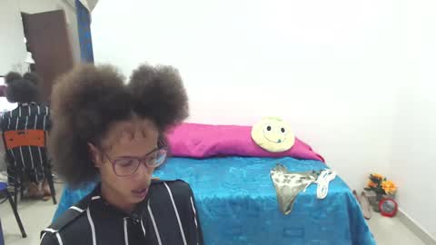 Canela online show from December 20, 3:42 pm