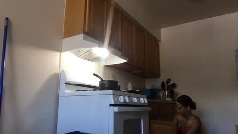 Snapshot of cannakams chatting on September 8, 5:01 pm online show from September 8, 5:01 pm