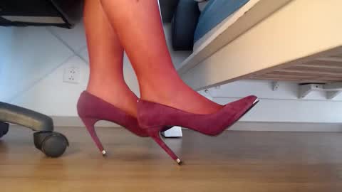 Miss Di online show from October 4, 12:05 am