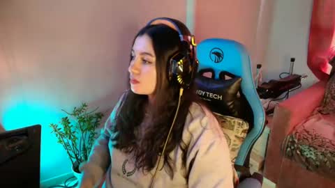 cara890713 online show from February 28, 3:04 pm