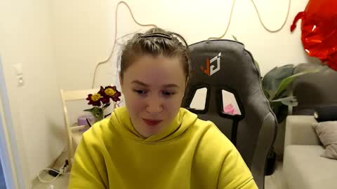 Mary online show from May 30, 11:52 am