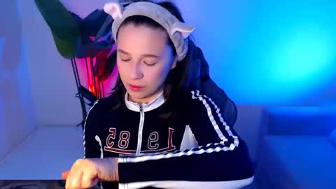 Mary online show from February 5, 4:48 am