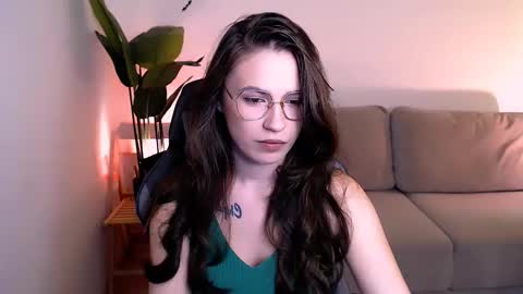 Snapshot of care_sensual chatting on September 9, 7:30 am Mary online show from September 9, 7:30 am