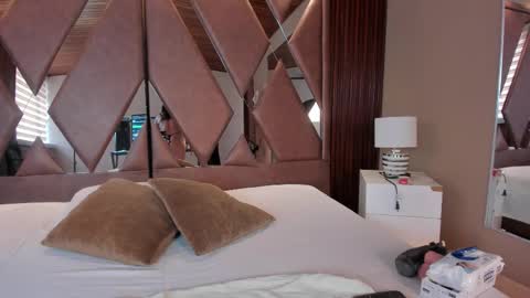 Snapshot of carina_rossi chatting on October 31, 1:59 pm Carina online show from October 31, 1:59 pm