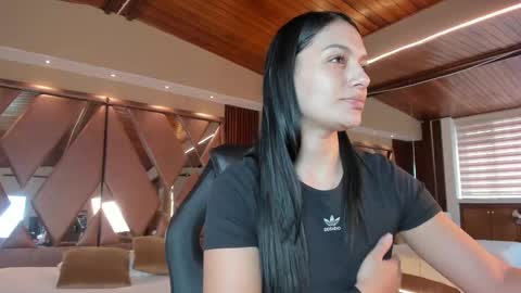 Snapshot of carina_rossi chatting on September 25, 12:48 pm Carina online show from September 25, 12:48 pm