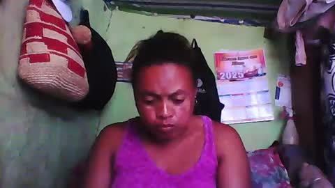 Snapshot of carinesexy69 chatting on January 12, 9:08 am carinesexy69 online show from January 12, 9:08 am