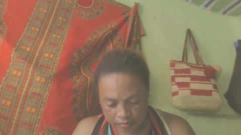Snapshot of carinesexy69 chatting on February 15, 10:00 am carinesexy69 online show from February 15, 10:00 am