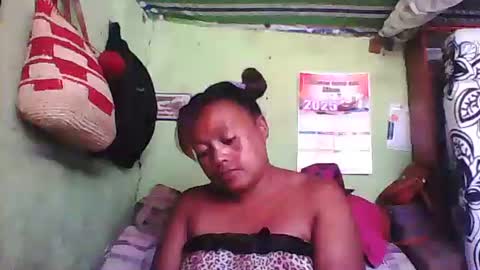 Snapshot of carinesexy69 chatting on January 9, 9:48 am carinesexy69 online show from January 9, 9:48 am