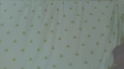 Snapshot of carinesexy69 chatting on October 31, 9:35 am carinesexy69 online show from October 31, 9:35 am