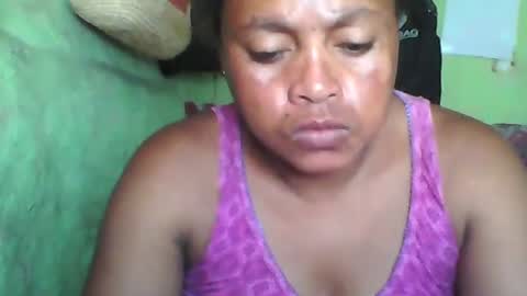 Snapshot of carinesexy69 chatting on January 2, 11:20 am carinesexy69 online show from January 2, 11:20 am