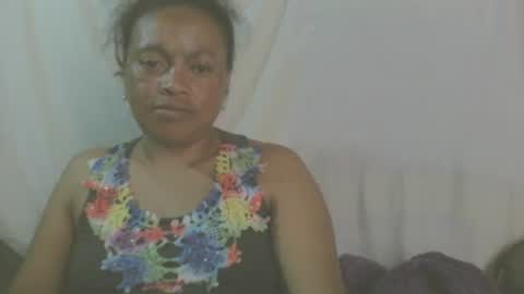 Snapshot of carinesexy69 chatting on October 2, 11:37 am carinesexy69 online show from October 2, 11:37 am