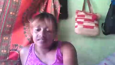 Snapshot of carinesexy69 chatting on December 25, 11:11 am carinesexy69 online show from December 25, 11:11 am