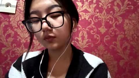 Chloe online show from November 26, 1:28 am