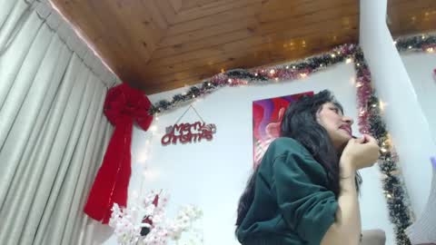 carla_77 online show from December 2, 1:01 pm