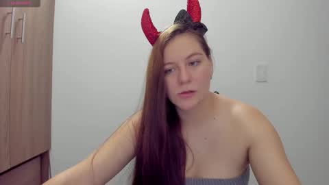 Carla Smith online show from November 11, 10:40 pm