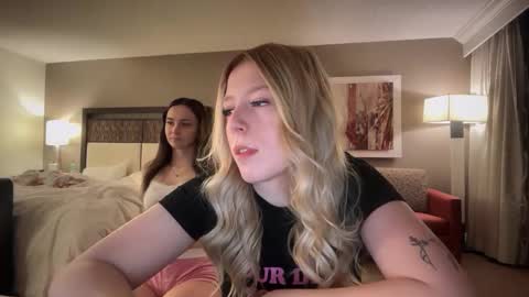 carlee online show from February 13, 3:19 am