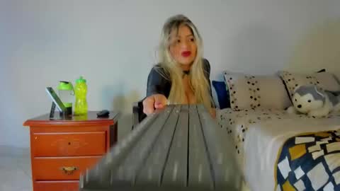 carlota_flow online show from December 17, 12:09 pm