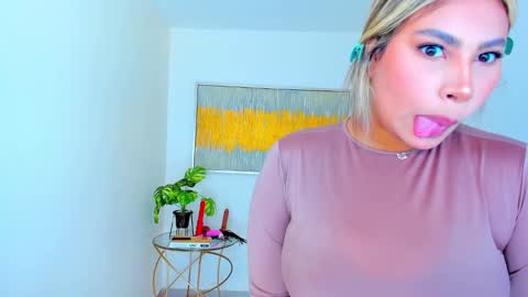 Andrea online show from December 27, 7:24 pm