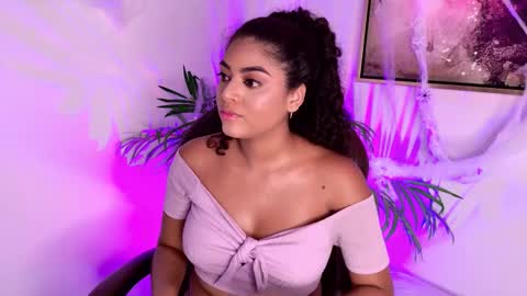 Snapshot of carly_monroe_ chatting on October 29, 11:51 pm Carly Monroe  online show from October 29, 11:51 pm