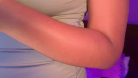 Snapshot of carly_monroe_ chatting on October 7, 11:31 pm Carly Monroe  online show from October 7, 11:31 pm